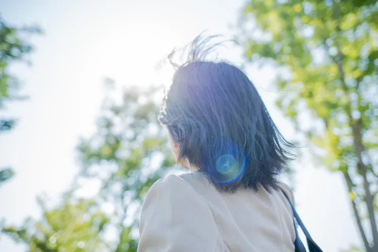シミができやすい人の特徴とは？予防法も解説！