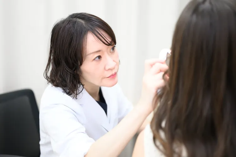 ニキビと粉瘤の違いは？見分け方と治療法