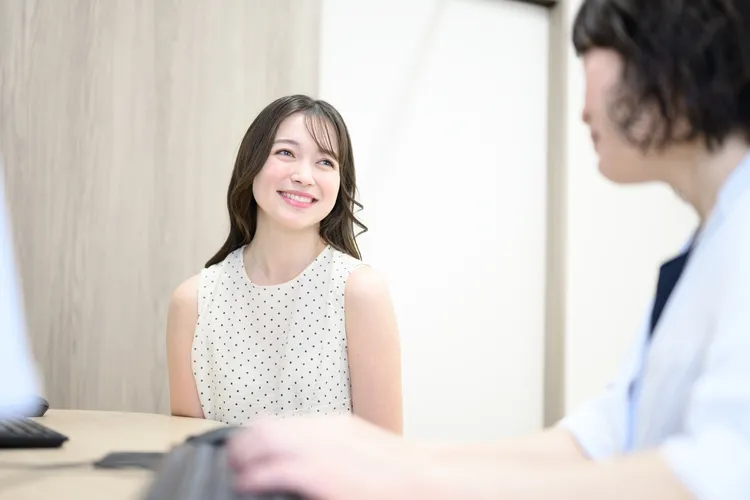 なぜシミがない？美肌の人の共通点